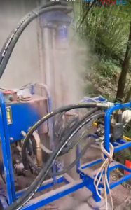 SDZ-60全液壓風(fēng)動(dòng)山地輕便鉆機(jī)現(xiàn)場施工3